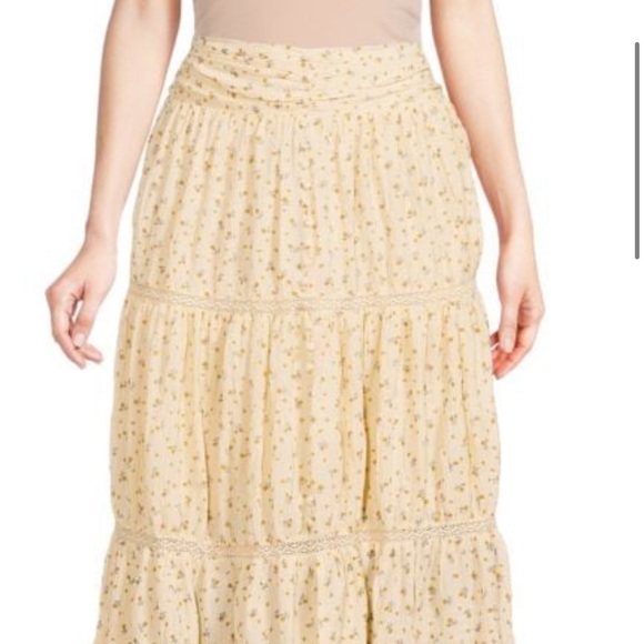 FREE THE ROSES SKIRT - Picture 2 of 3